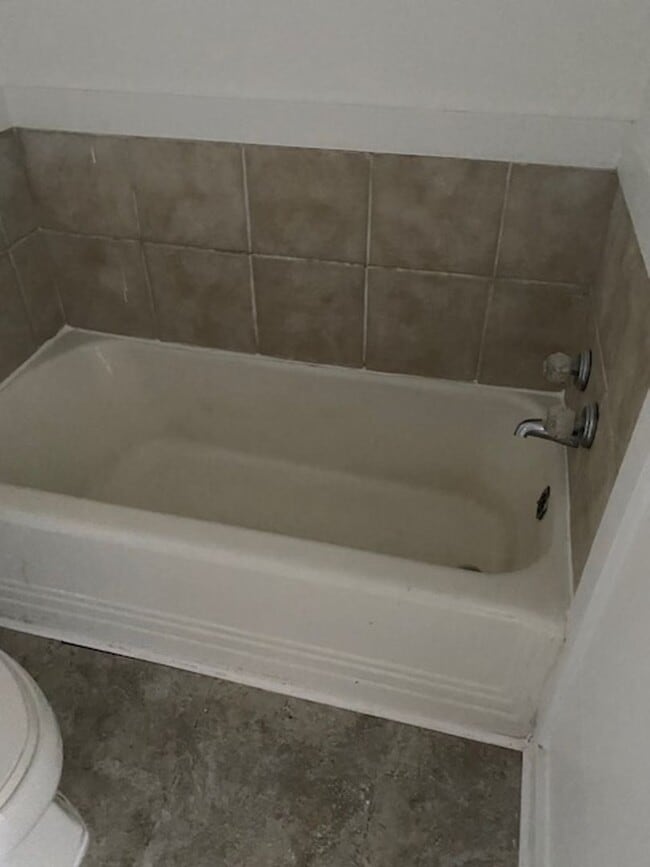 Building Photo - Renovated 1 Bedroom 1 Bath Unit for Rent!