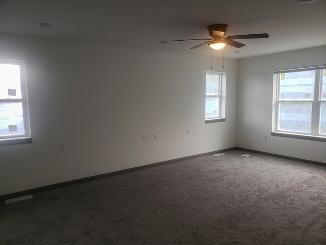 Building Photo - 1218 Salem Dr