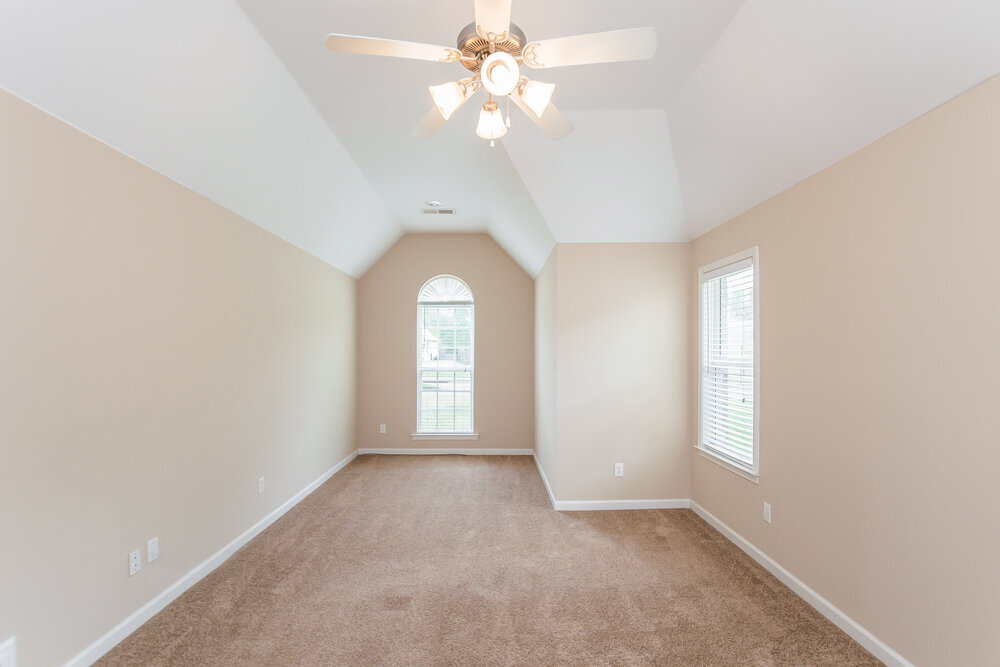 Building Photo - 5837 Stonewall Dr