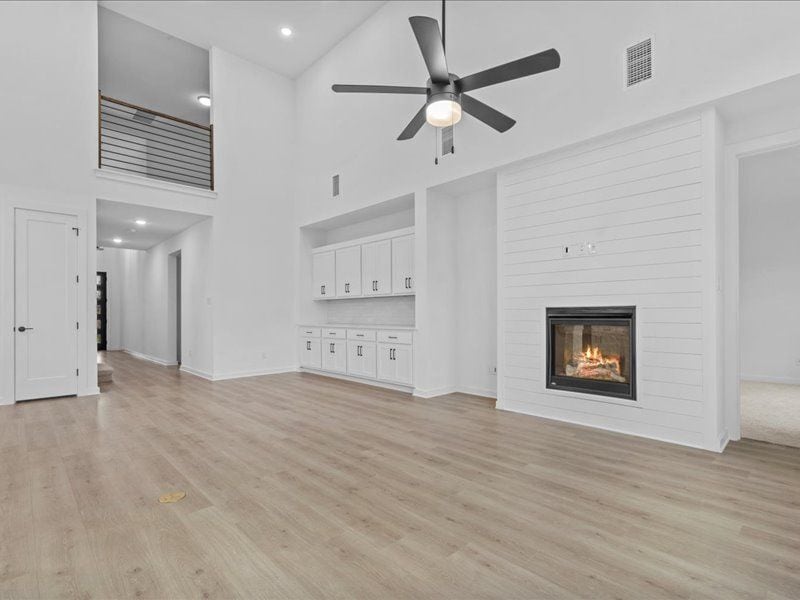 Building Photo - 547 Billowing Way