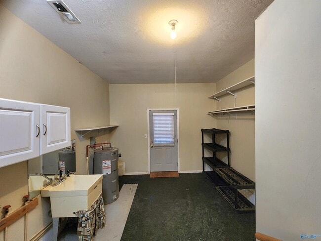 Building Photo - 6107 Trailwood Dr