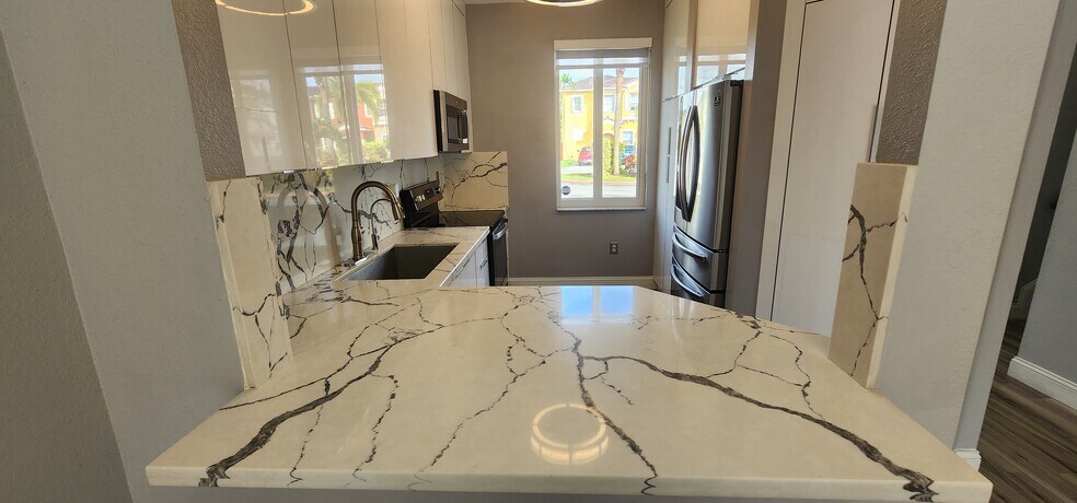 Building Photo - 640 SE 1st St