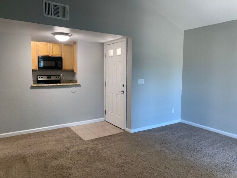 Building Photo - 6280 Havenside Dr