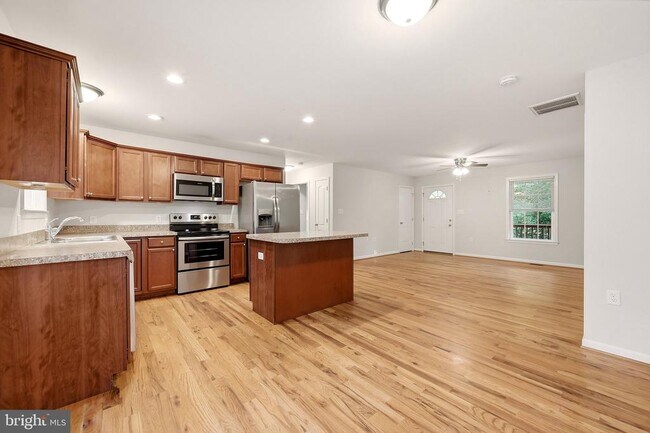 Building Photo - 101 Brier Rabbit Ct