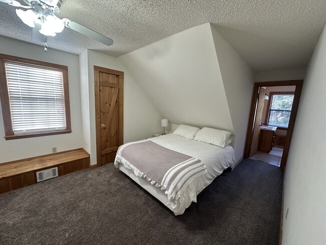 Building Photo - 155 April Ln