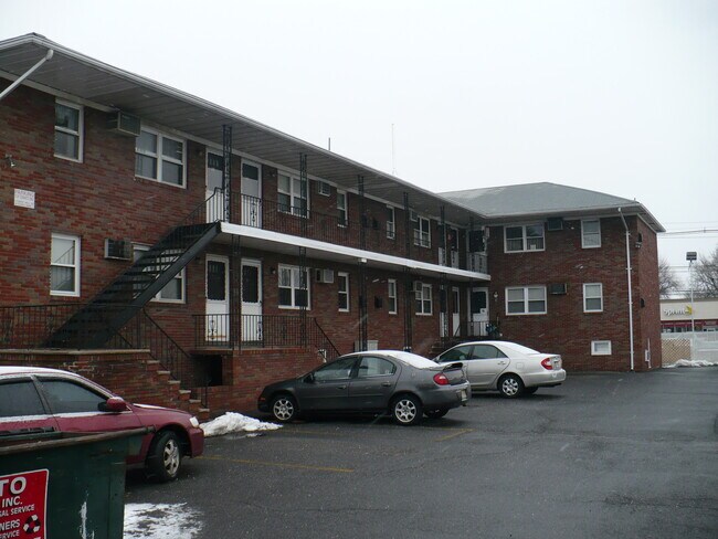 Primary Photo - 125 Pasadena Ave