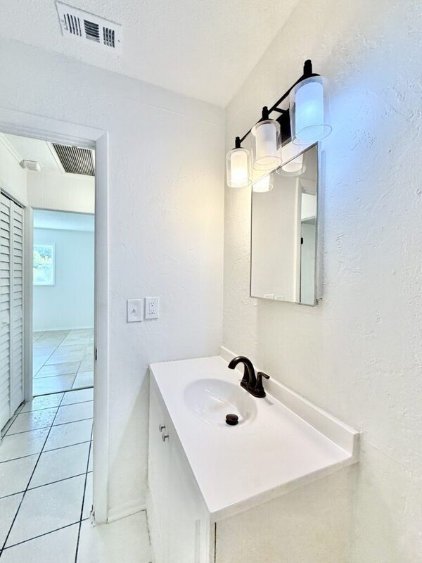 Building Photo - 603 64th Ave W