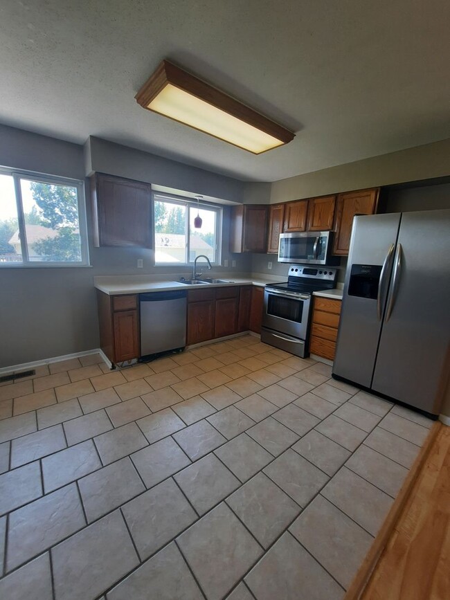 Building Photo - 4 BED | 2 BATH | HOME | RAPID VALLEY