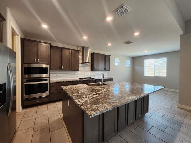 Building Photo - Single Family Home-  5 bedrooms 3 Baths