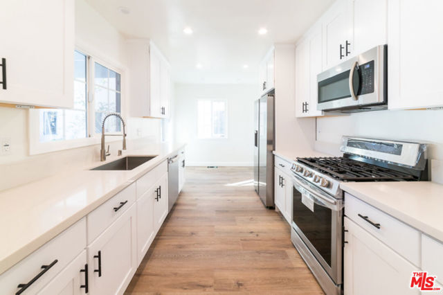 Building Photo - 828 S. Curson