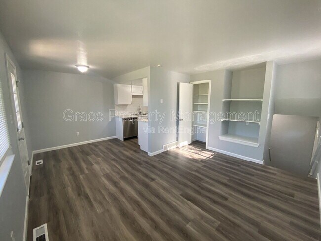 Building Photo - 774 W Cleveland Cir