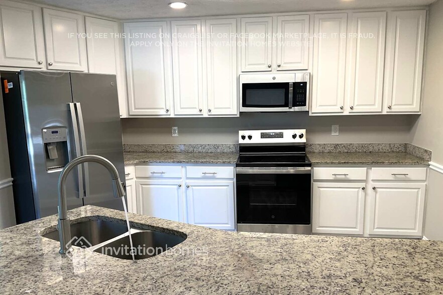 Building Photo - 3391 Longfield Dr SW