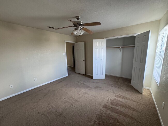 Building Photo - 2201 Riley Dr