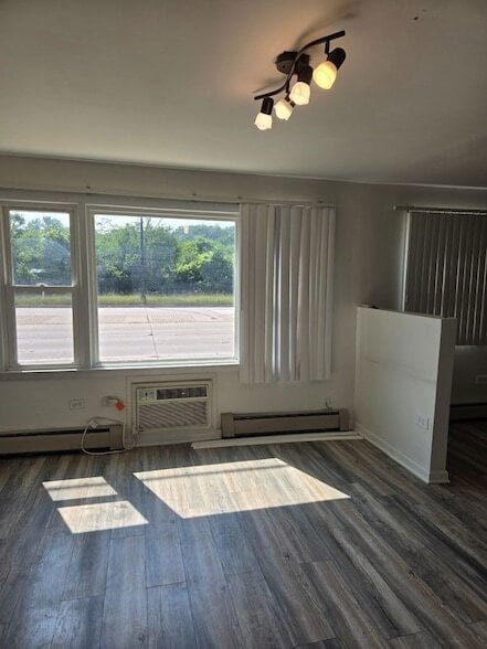 Building Photo - 8758 W Berwyn Ave