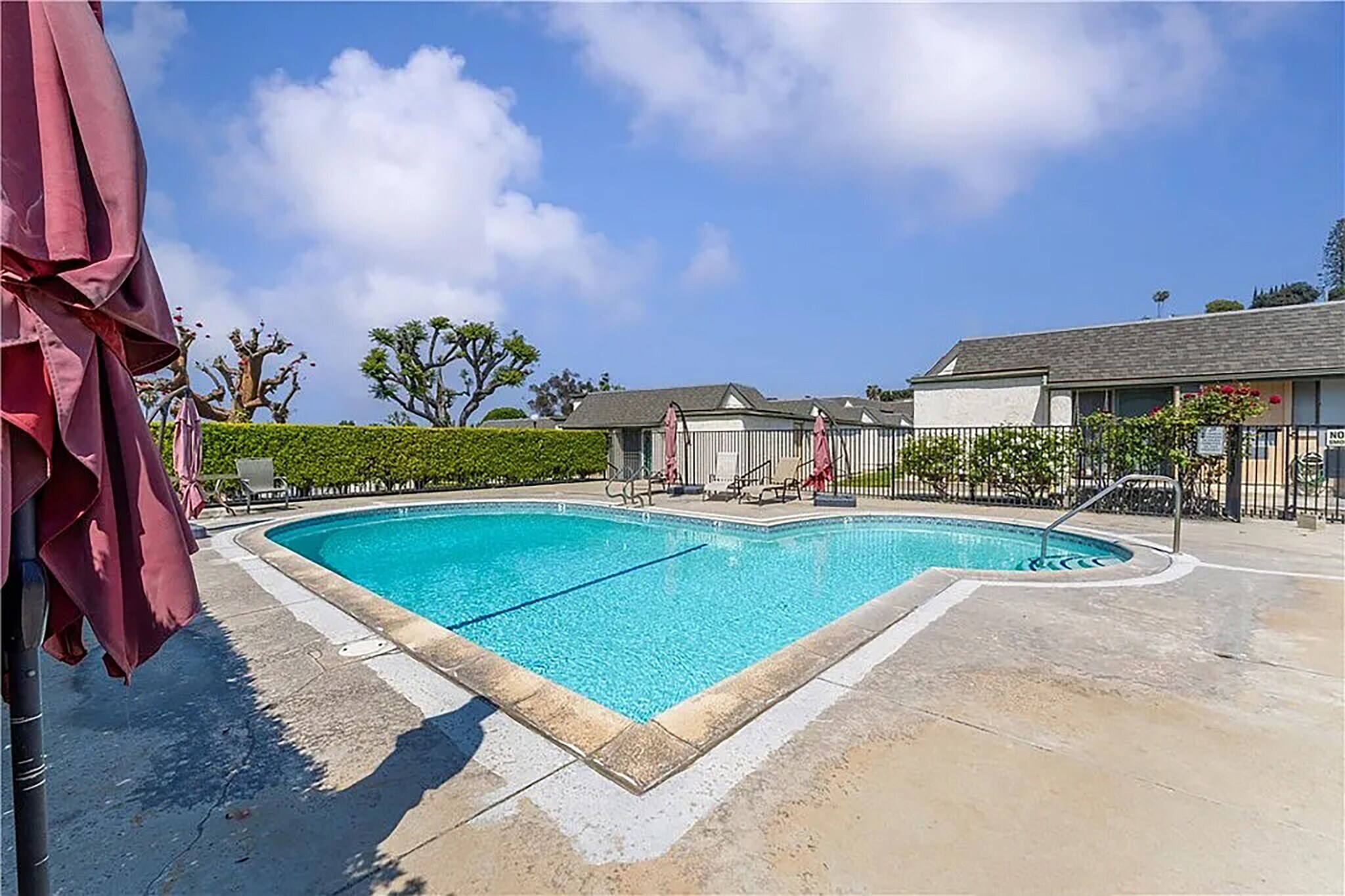 Building Photo - 126 Casuda Canyon Dr