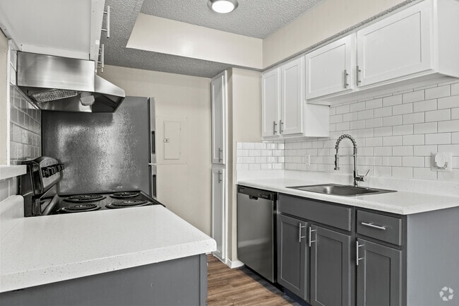 1BR, 1.5BA - 700SF - Kitchen - Peaks at Universal City