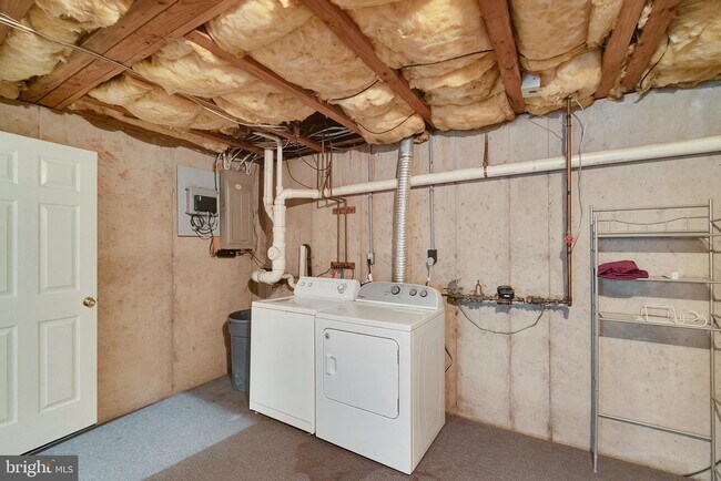 washer dryer - 430 Churchill Ct