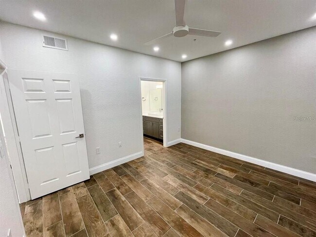 Building Photo - 5017 City St