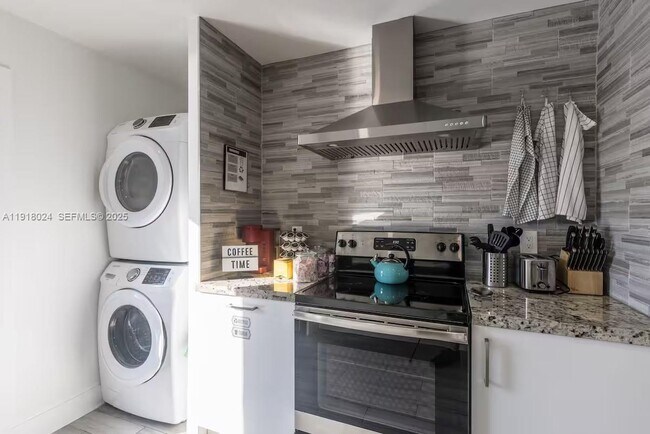 Building Photo - 5841 NE 3rd Ave