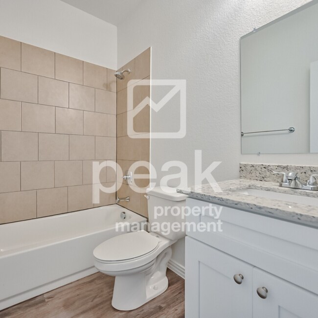Building Photo - $1725! 3Bed/2.5Bath home in Fort Worth! SPECIAL Free APPLICATION by July 10th and use the code "2...