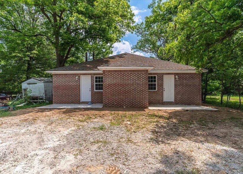 Building Photo - 505 W Bertig St