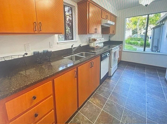 Shared Kitchen - 9 Moraine Ct
