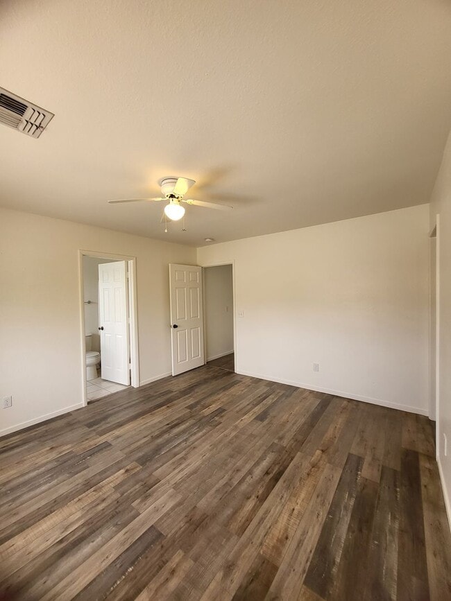 Building Photo - ZILONIS TOWNHOME II - Bourbon Street