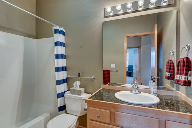 Building Photo - Modern 3 Bed 2 Bath Corner Home ** First M...