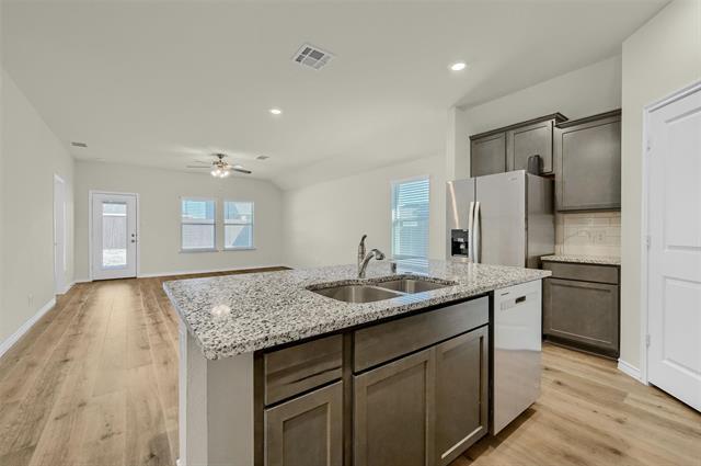 Building Photo - 804 Honey Maple St