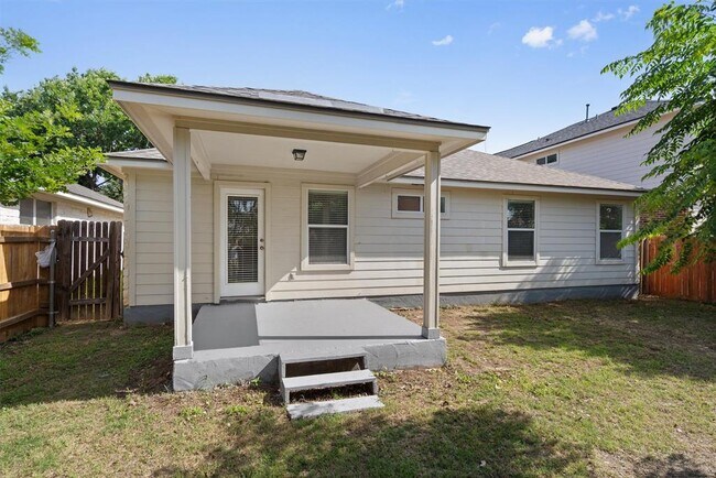 Building Photo - 1322 Tumbling River Dr