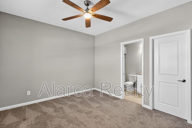 Building Photo - 256 W Waterlynn Rd