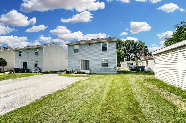 Building Photo - 3704 Willow Run Dr