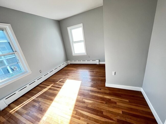 Building Photo - 25 Teragram St