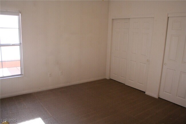 Building Photo - 830 Carnegie St