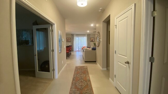 Building Photo - Fully Furnished 4-Bedroom, 2.5-Bath Home i...