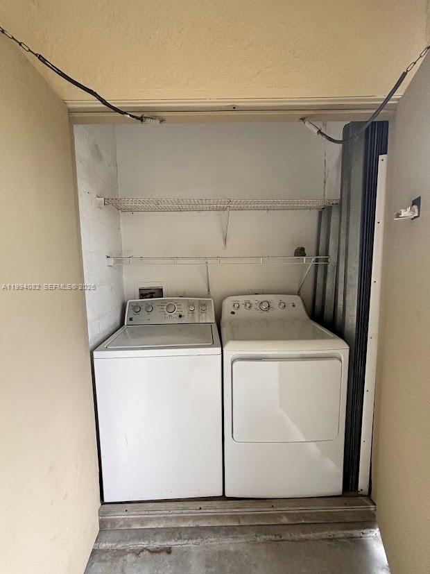 Building Photo - 440 S Park Rd