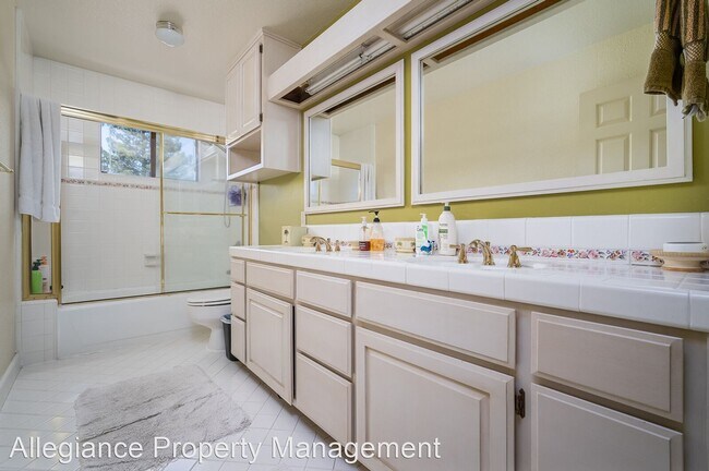 Building Photo - 4 br, 3 bath House - 4350 Winding Woods Way