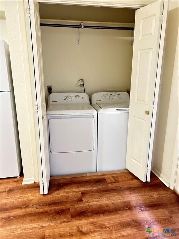 Building Photo - 1051 Country Club Dr