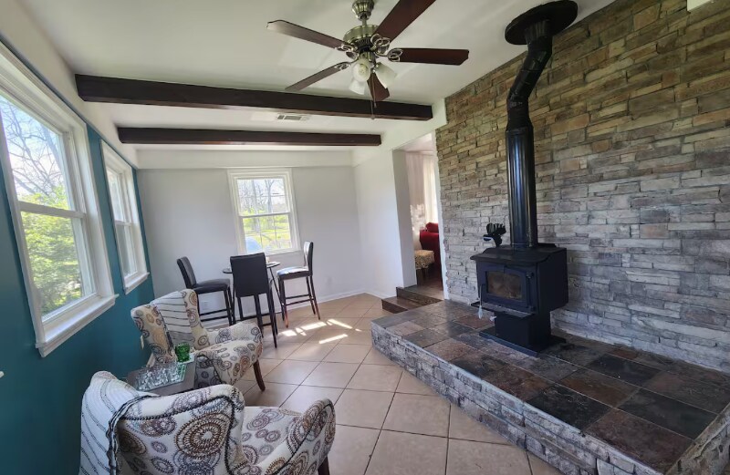 Building Photo - 1725 Hudson Rd