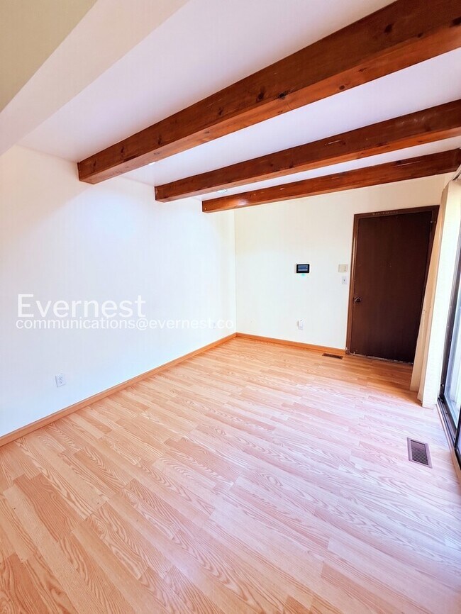 Building Photo - Modern Comfort with Ample Space - 2 Bed, 3 Bath, 1481 SqFt  | Pet Friendly | Available Now!