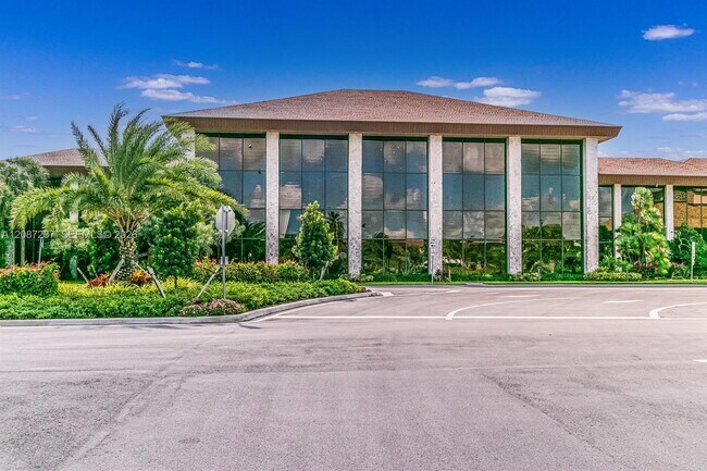 Building Photo - 800 SW 131st Ave
