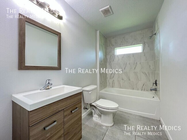 Building Photo - 1245 Giralda Cir NW