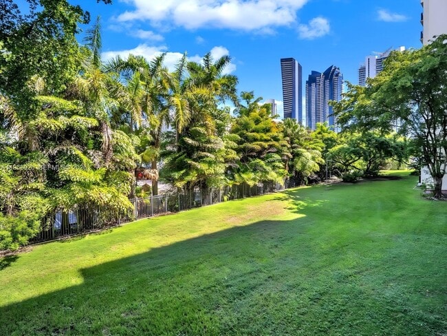 Building Photo - 17021 N Bay Rd