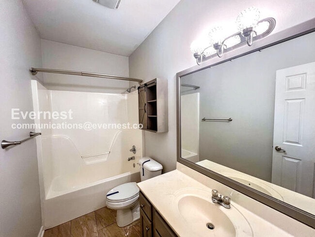 Building Photo - 2411 Stoney Creek Dr