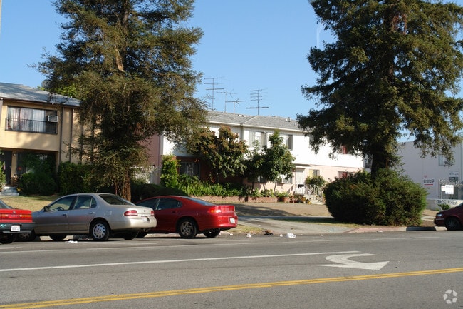 Building Photo - 117 S La Fayette Park Pl