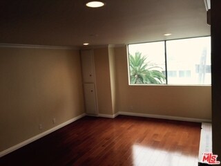 Building Photo - 137 S Palm Dr