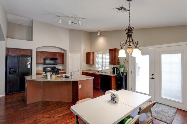 Building Photo - 22463 Dietz Dr