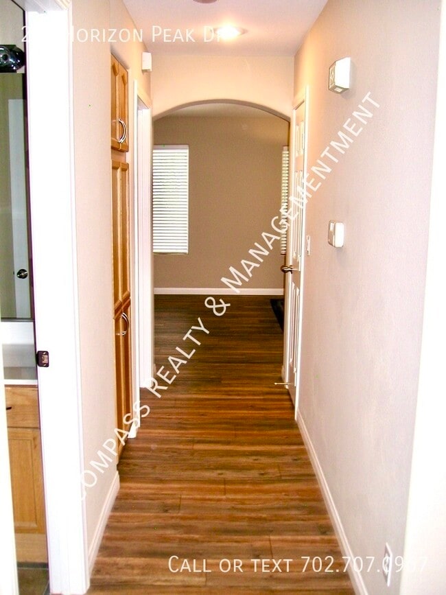 Building Photo - 212 Horizon Peak Dr