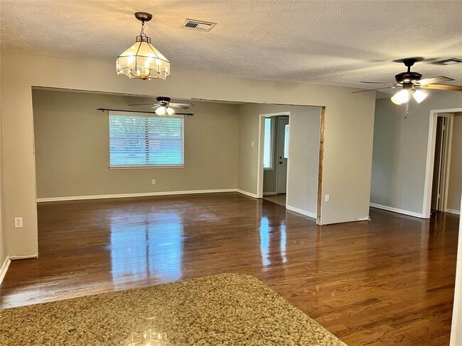 Building Photo - 414 Oak Vista Dr