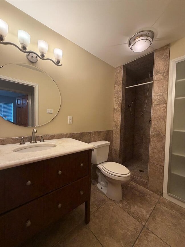 Building Photo - 2303 Barton Village Cir